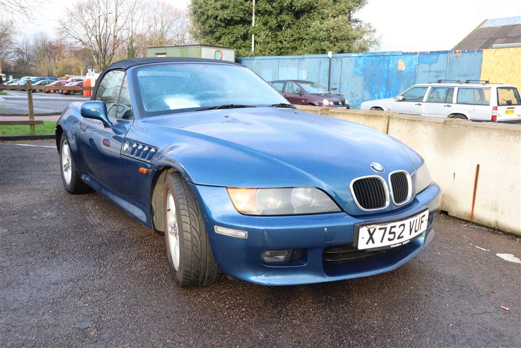BMW Z3, registered Oct 2000, 187,950 miles, MOT expired 18.11.2020. To be sold without reserve, NO BUYERS PREMIUM